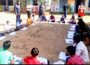 District Education Officer Ekka inspected the Mohalla class,